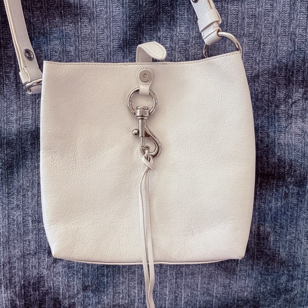 New Rebecca Minkoff Pebbled Leather Megan Feed Bag White Silver Hardware - Picture 9 of 9